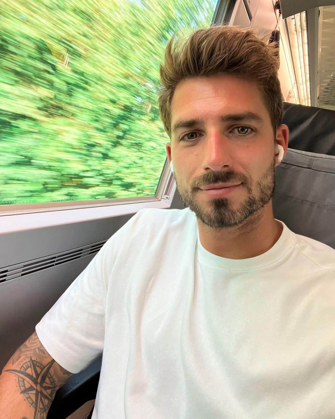 ケヴィン・トラップさんのインスタグラム写真 - (ケヴィン・トラップInstagram)「🚆🇩🇪 @dfb_team   #DFB #Team #Germany」9月4日 23時37分 - kevintrapp