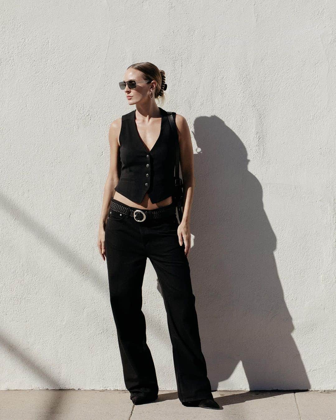 ラグ&ボーンのインスタグラム：「THE SEASON OF THE VEST. The Priya, with nothing under. The Logan, in supremely-soft Featherweight.」