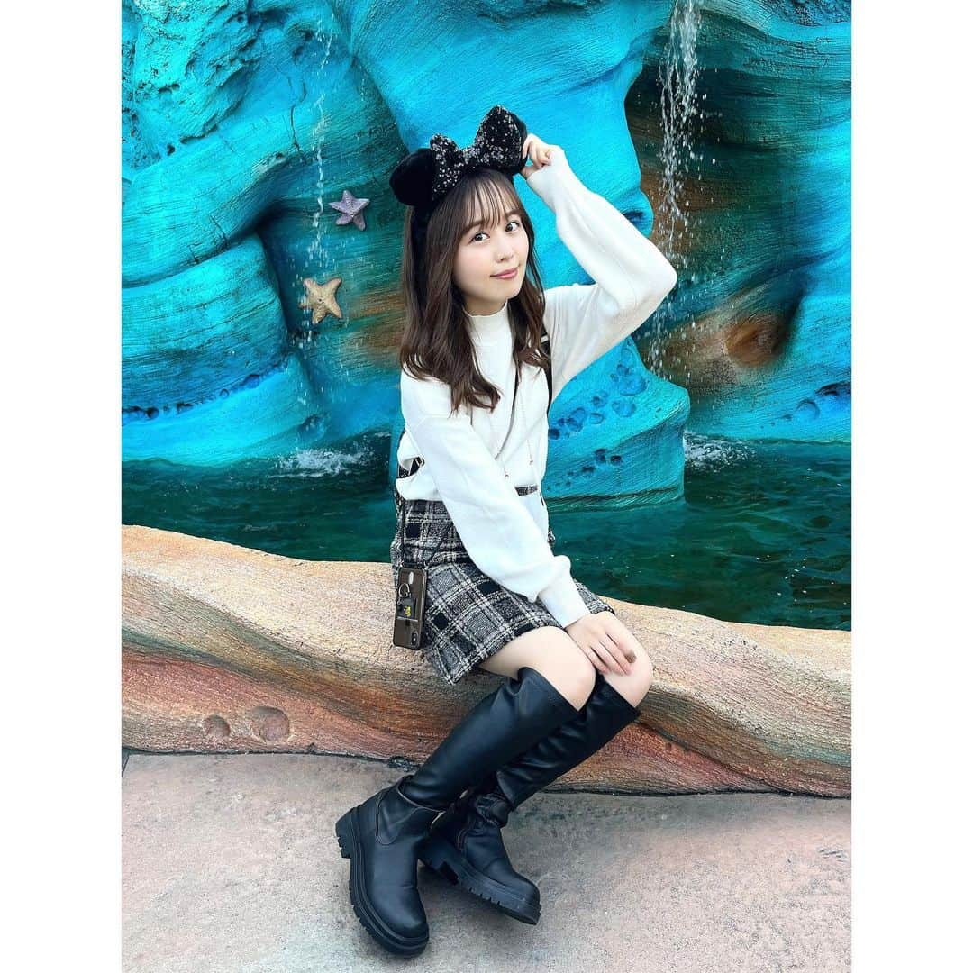 日岡なつみのインスタグラム：「#ディズニーシー 22周年🐠 おめでとう〜〜！！！😆😆✨✨  今年のシーのお気に入り写真載せておくっっ🤍  最近の私は、リトルマーメイドの実写映画を2回観に行き、アニメも見返し、家ではパートオブユアワールドを一人熱唱し、マーメイドラグーンの建築がガウディに似ていると聞きガウディ展に行こうとしてる←今ここ」