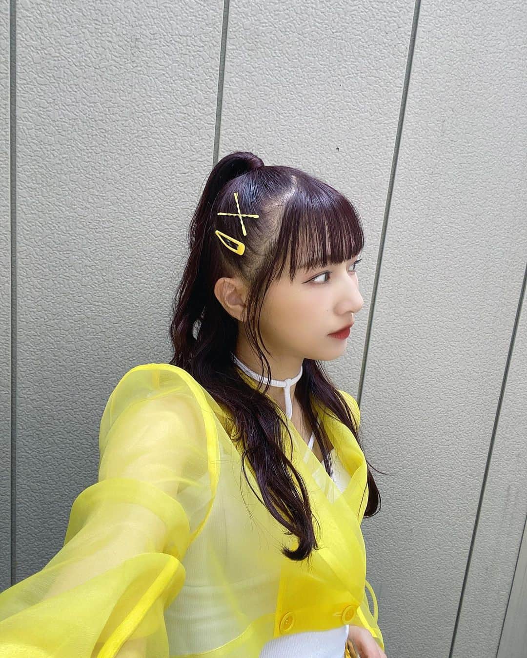 蟹沢萌子のインスタグラム：「⭐️💫✨ フロアキラー MV オフショット  きらりちゃんのダンスはいつも圧倒される!超格好いい! 黄色の≠ME!高めハーフアップ!みてね!」