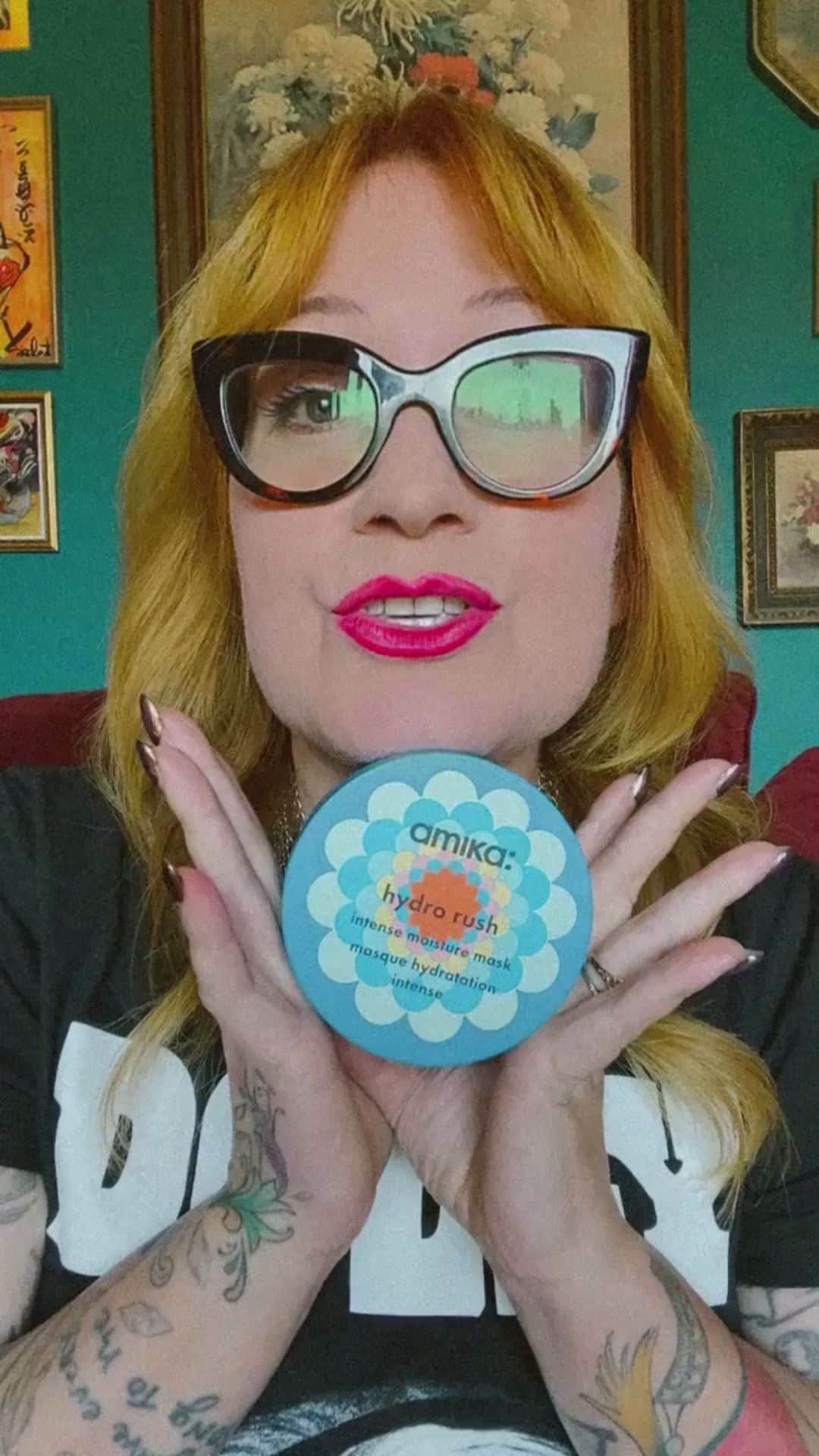 CosmoProf Beautyのインスタグラム：「Who is the @AmikaPro Hydro Rush Intense Moisture mask best for?   #Amika's lead educator @ChristinaCarlssoncoif says the Hydro Rush mask best for clients who have dry and dehydrated hair, coarse and curly hair 2c-4c, and clients who have low-porosity hair who struggle to retain moisture.   Come shop @Amika's full line, including Hydro Rush online or at your local Cosmo Prof store.   #CosmoProf #AmikaPro #AmikaHairstyling #HairMask #TexturedHair #2cHair #4CHair #HairstylistEducation」