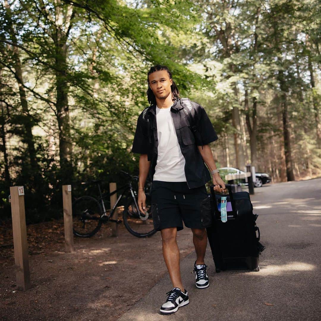 ナタン・アケのインスタグラム：「🦁 🇳🇱」