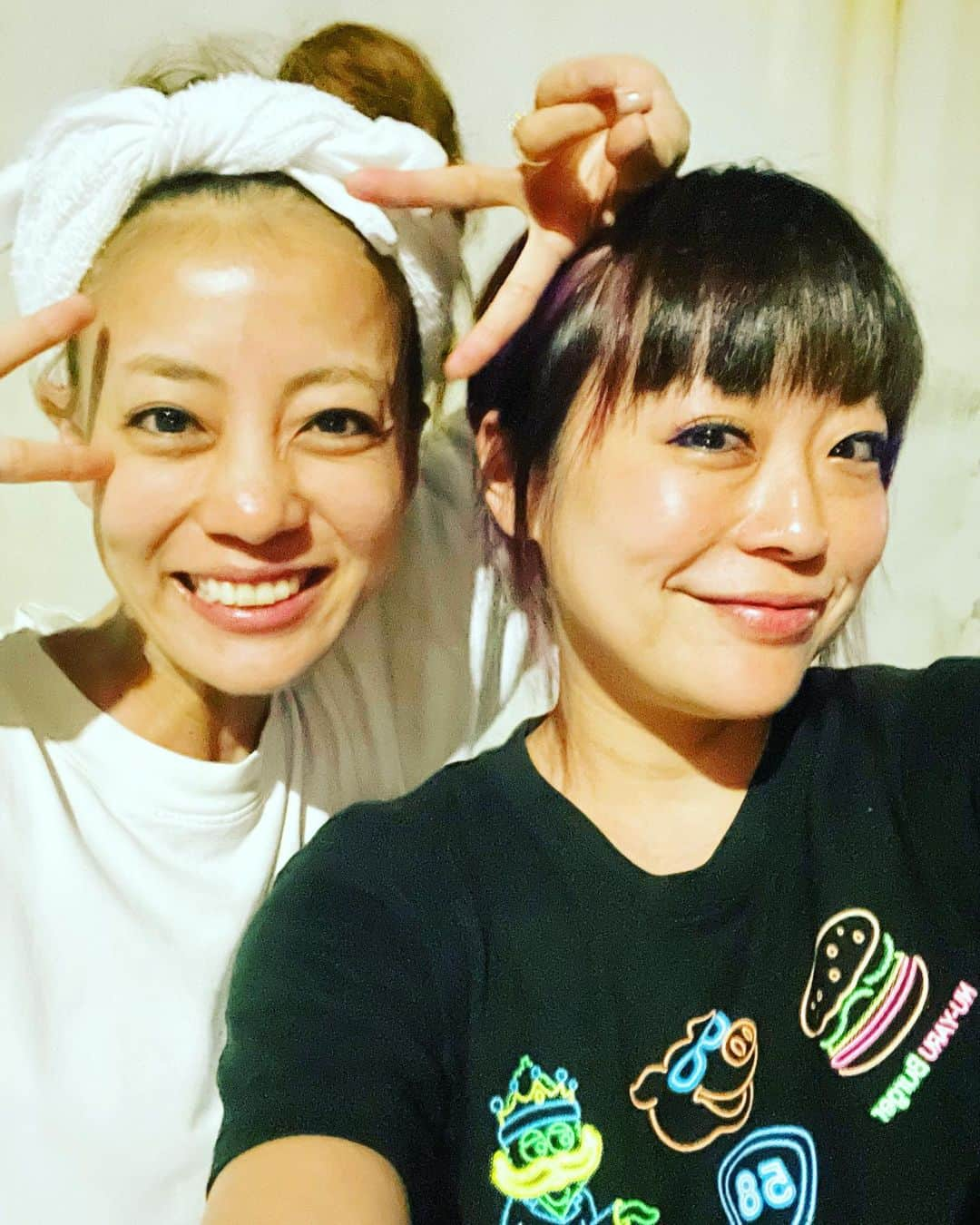 あびる優のインスタグラム：「仲良しで大好きな姉と👯‍♀️💕  @aiabiru0316  #family#familytime#sister#love#家族#姉妹#大好き#愛してる#👩‍❤️‍💋‍👩#👭#💕#いつもありがとう#❤️」