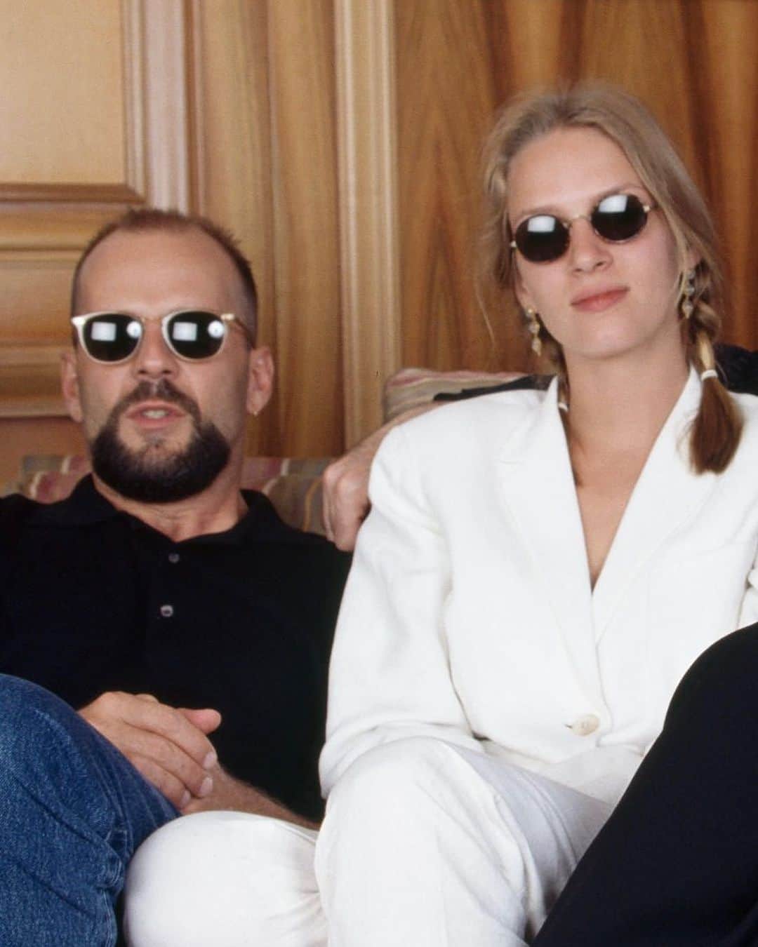 オリバーピープルズのインスタグラム：「#BruceWillis wears Finley and #UmaThurman wears OP-68 while promoting 'Pulp Fiction' in 1994. ⁠」