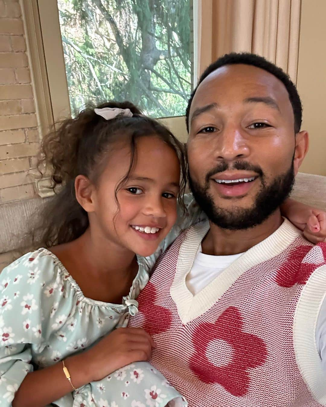 ジョン・レジェンドさんのインスタグラム写真 - (ジョン・レジェンドInstagram)「A weekend in the Berkshires before back to school!」9月5日 0時10分 - johnlegend