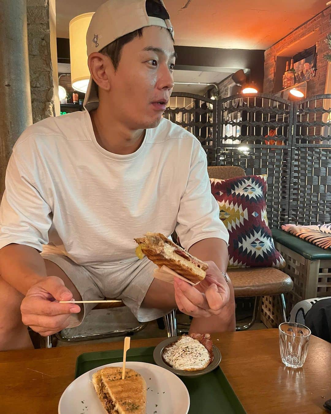 オン・ジュワンさんのインスタグラム写真 - (オン・ジュワンInstagram)「배고팠소 그게 다요..  맛있었소😳 다들 굿밤.」9月5日 0時31分 - onjuwan1211