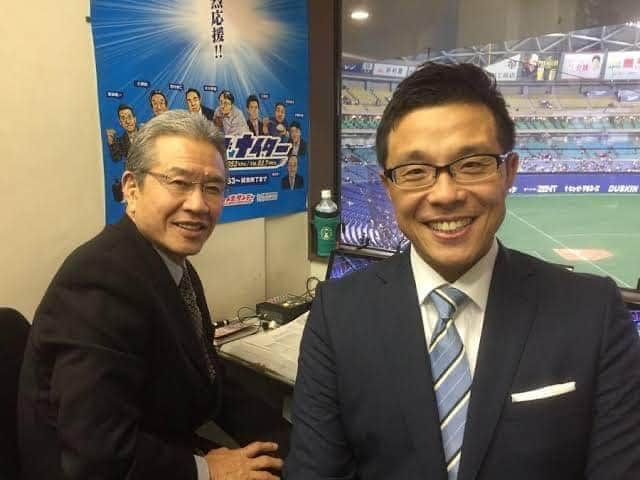 大谷ノブ彦さんのインスタグラム写真 - (大谷ノブ彦Instagram)「ドトークという ドラゴンズについて 語るトークライブを やってます  元々有料の トークライブやることで ラジオ番組の制作費を少しでも 増やそうとはじめました  この ドトークが 本当に面白いのです 野球の見方が劇的に変わります  野球詳しくなくても 面白いなと思います  プロ野球OBの方の 視点、見解、批評 僕らは本当に 一方向でしか 見てなかったんだなと 思い知らされます  ドラゴンズって本当にいろいろあるんです  勝ち負けなら 過去一負けそうな感じの弱さです ネット上では立浪監督バッシングが すごいです ただお客様は増えてるんです 若手も成長しています チームが劇的に変わる瞬間です  そのとき どう応援するのか  こちら側に問いかけられてます  僕はネットで シコシコ叩きまくる人と スタンドで応援する人たちに 大きな隔たりを感じます  ただ立浪采配に問題がないなかと 言えばそれも違うような気がします  いろんな角度でお話聞きたいです  山田久志さんをドラゴンズに引っ張ってきたのは星野仙一さんです  星野さんが最も可愛いがったのが立浪さんです  だからこそ 山田久志さんは この立浪ドラゴンズを 応援すると 断言しました  話しを聞いてみたいです  今回も相当面白いと 思います  #CBCラジオ #ドラ魂キング   presents 第二十七回 #ドトーク  9/11(月)19:00 CBC1スタホールで有観客＆配信で開催っす  出演は #若狭敬一さん #山田久志 さん！ 私　#大谷ノブ彦　です 今の #ドラゴンズ について喋りつくします  有観客チケット 売り切れました 配信チケット販売中です  https://radichubu.jp/info/contents/id=49157」9月5日 0時42分 - dnjbig