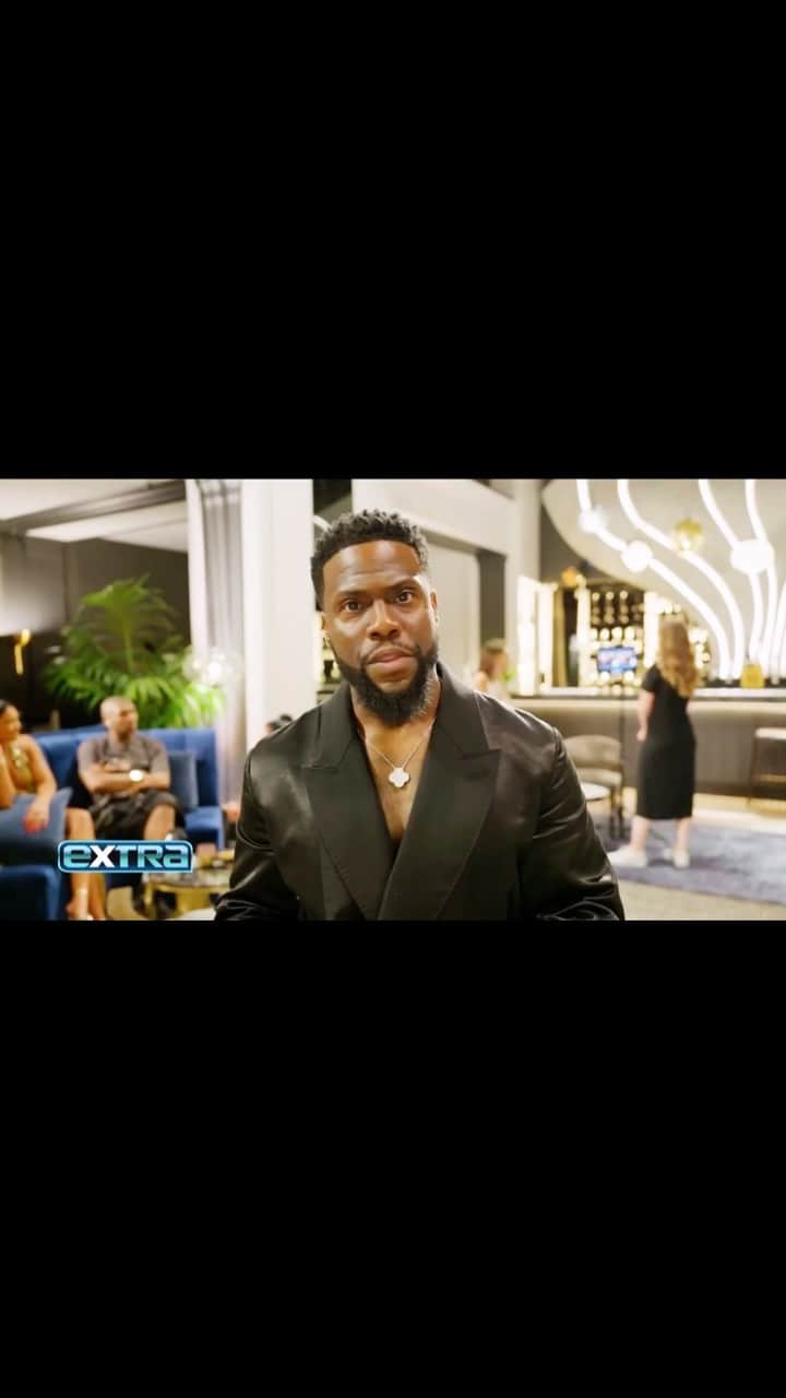 ケビン・ハートのインスタグラム：「Celebrating Hard work on a daily ….Thank you @extratv …. @grancoramino loves you guys!!!!!! #HardWorkTasteDifferent #CelebrateYaJourney #TheTequliaForThePeople …. P.S we are loving the feedback from our “Club Coramino” commercial….we appreciate the love!!!!」