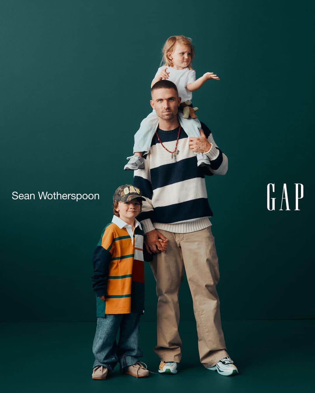 GAPさんのインスタグラム写真 - (GAPInstagram)「Sean Wotherspoon. Designer. Artist. Collector. . Forever Original. You can find Sean pulling inspiration from the past, creating for the present, and opening seats at the table for the next generation of creative minds — protégées Loretta & Nash included.」9月5日 1時01分 - gap