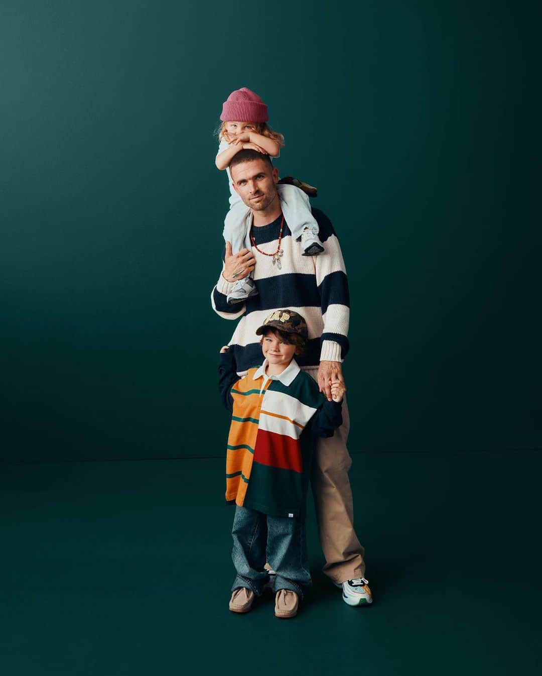 GAPのインスタグラム：「Sean Wotherspoon. Designer. Artist. Collector. . Forever Original. You can find Sean pulling inspiration from the past, creating for the present, and opening seats at the table for the next generation of creative minds — protégées Loretta & Nash included.」
