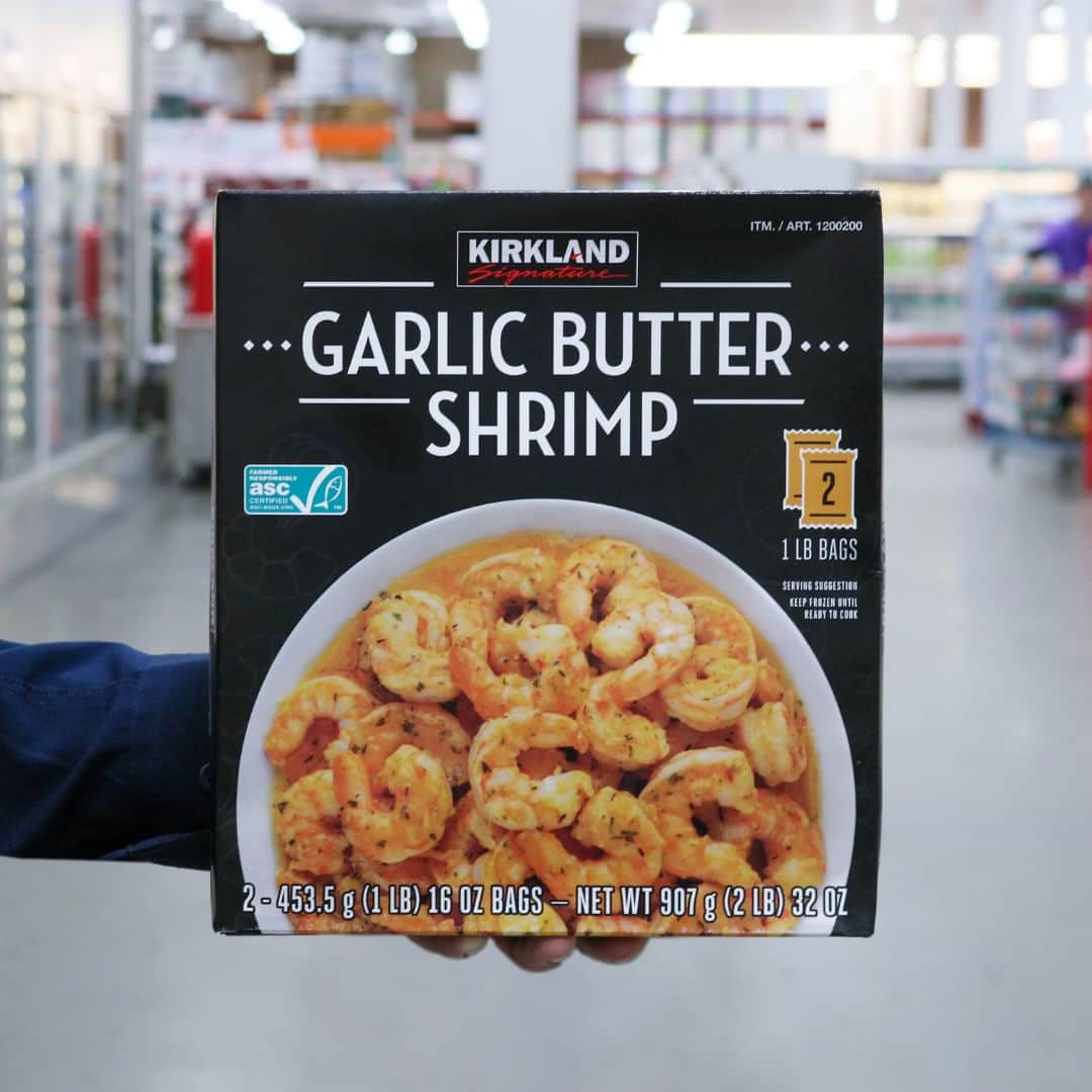 Costcoのインスタグラム：「Please welcome one of our newest Kirkland Signature™ items, Garlic Butter Shrimp! 🍤🧄」