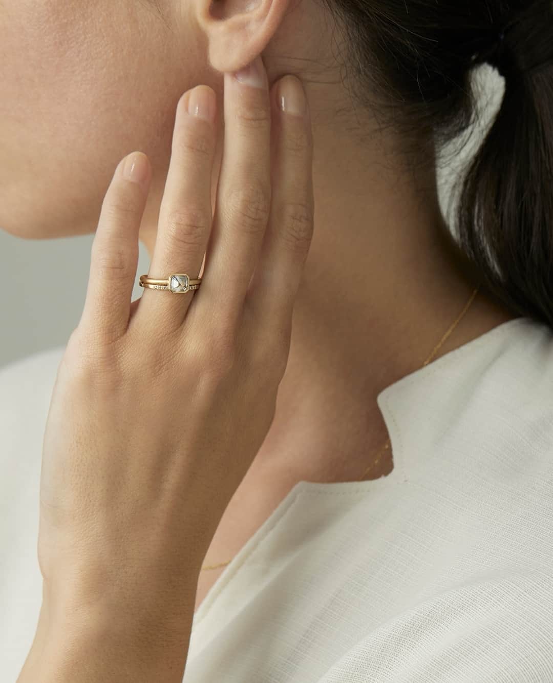 のインスタグラム：「A very special One-of-a-Kind featuring a 1.02 carat Mogul cut grey diamond」