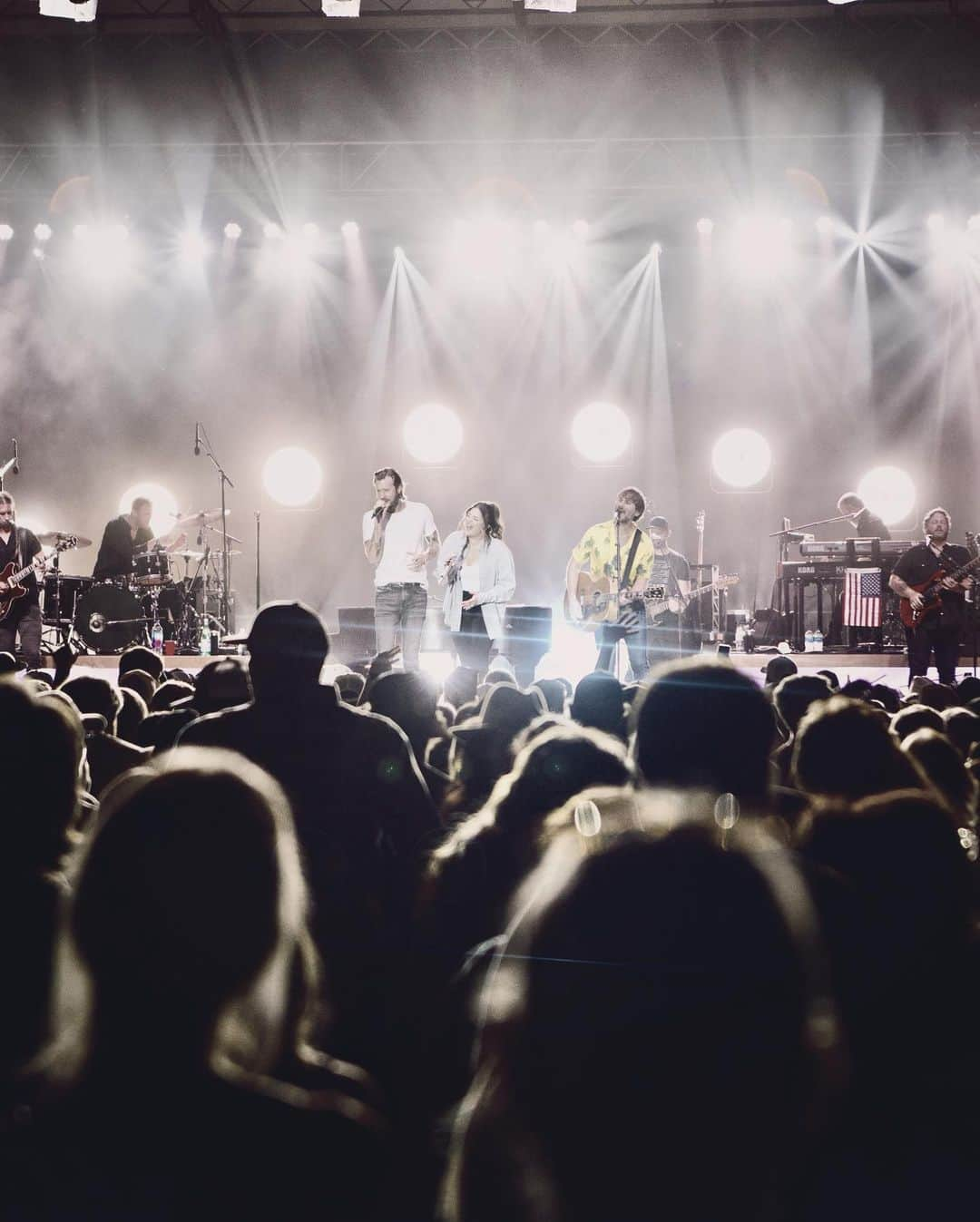 ヒラリー・スコットさんのインスタグラム写真 - (ヒラリー・スコットInstagram)「Nick, I’m so grateful that you and your friends chose to stand where you did last night. I got the incredible gift of watching you sing our songs back to us with such joy. It blessed my heart more than I could ever fully express and I THANK YOU. The @sdstatefair was one we won’t forget. 💖 (and somebody who knows him please tag Nick in the comments!😊)」9月5日 1時05分 - hillaryscottla