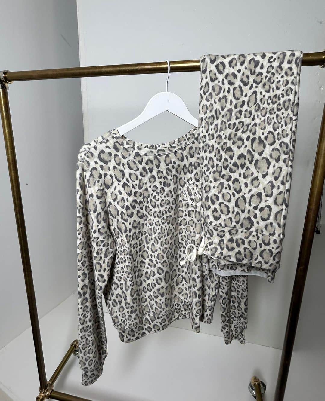 のインスタグラム：「Your fall neutrals just got a MAJOR upgrade - shop our essential BBJ & tennis club pants in our new animal print ⁠ ⁠ LAST DAY of our labor day sale is tomorrow 9/5 - use code: LABORYAY35⁠ ⁠ #wildfoxcouture」