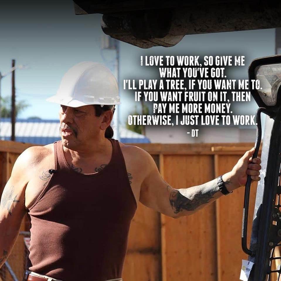 ダニー・トレホのインスタグラム：「Happy #LaborDay」