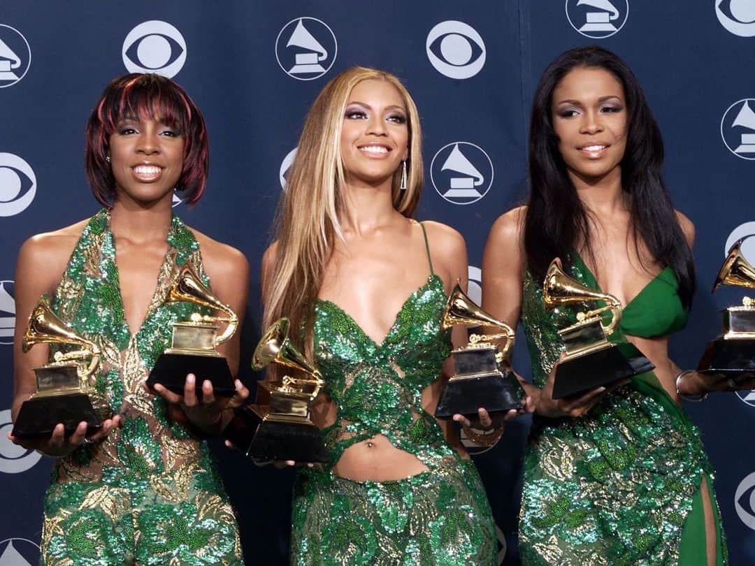 The GRAMMYsさんのインスタグラム写真 - (The GRAMMYsInstagram)「Queen Bey has an undeniable influence on the music industry. 🐝   ✨ A true powerhouse, #Beyonce holds the record as the most awarded #GRAMMYs winner, leaving a lasting impact on the world of music. From unforgettable GRAMMYs performances with legends like #Prince and #TinaTurner to her iconic GRAMMYs stage debut with #DestinysChild, Beyonce is an inspiration to not only the music community but to members of the #BeyHive and beyond.  🎶 Fun fact: At the 46th GRAMMYs, she took home her first solo career wins with an impressive five awards, including Best Contemporary R&B Album for 'Dangerously In Love.'   How has the 32-time GRAMMYs winner influenced you? Tell us in the comments. ⤵️」9月5日 2時03分 - recordingacademy