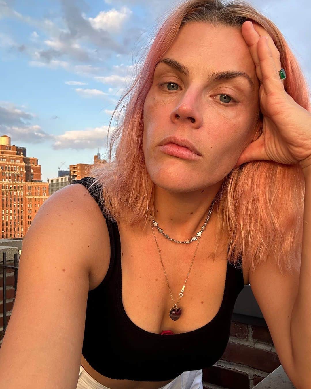 ビジー・フィリップスのインスタグラム：「i don’t know. 2. my 4 favorites from the ultimatum: interpretations by me in watercolor 3. my favorite one, i think 4. kindreds 5. tiny beret 6. my entire life has always been this.  7. little sweet paw 8. a reminder 9. ❤️💔 10. 💔❤️」