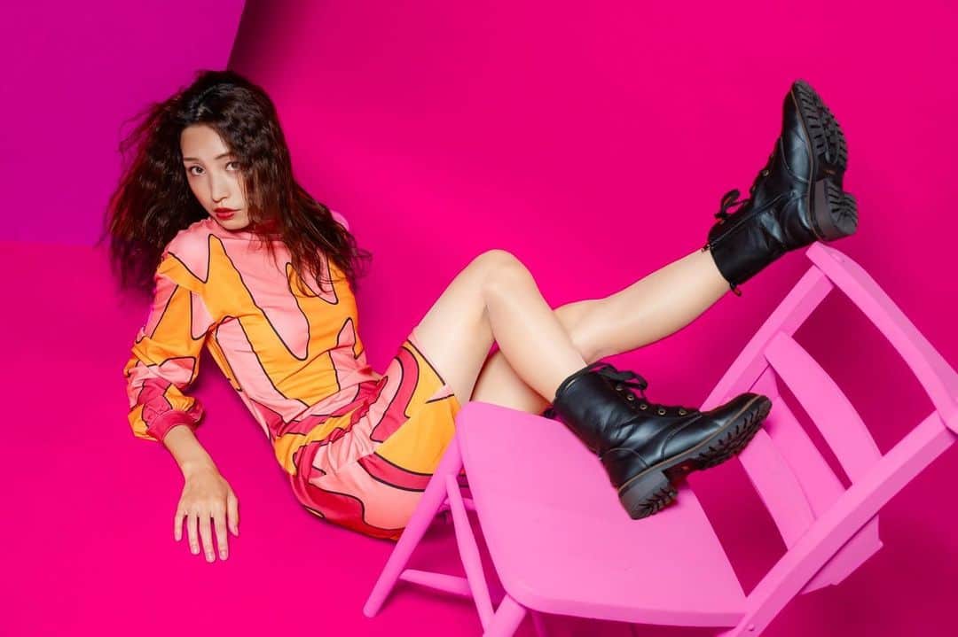 茨木菜緒のインスタグラム：「. 📸 @okamototakuya_plusbe  .  #撮影 #shooting #studio #ファッション #fashion #hair #hairfashion #photo #photography #world #model #portrait」