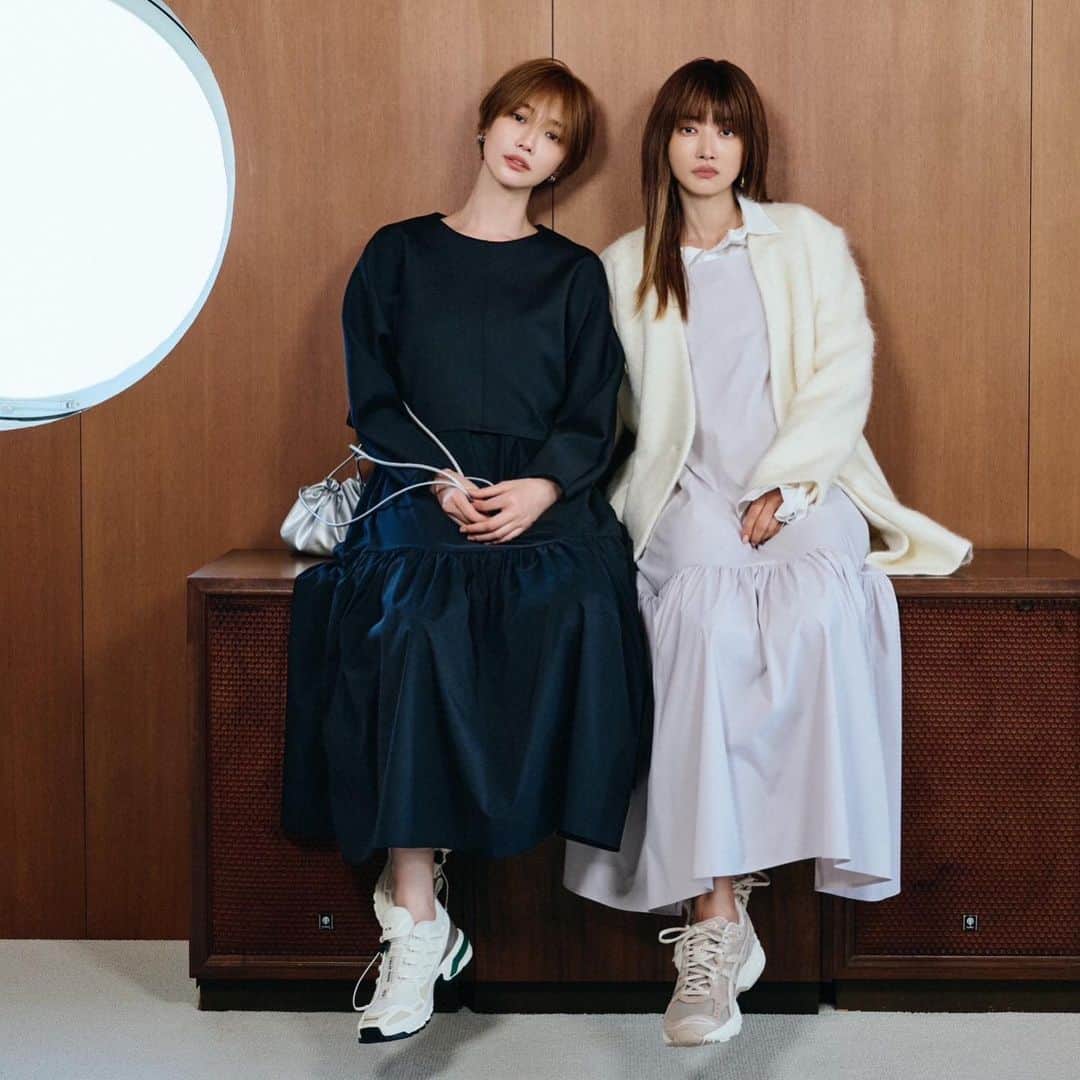 のインスタグラム：「@emmi.jp  NEWoManの1周年 おめでとうございます♡ 9/7 インスタライブします！ 是非皆んな　見てくださいね💋💋💋」