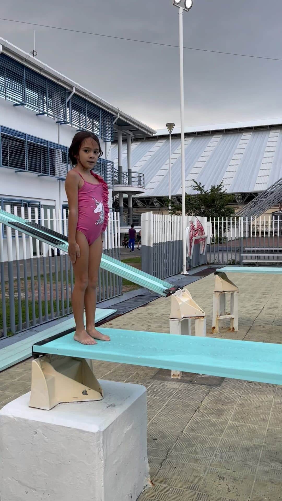 イヴァン・ガルシアのインスタグラム：「Un día divertido 🤩 ❤️ #nuncaledijecomohacerlo #sorprendido  Mi niña eres muy #valiente 🙌🏼💪🏻」
