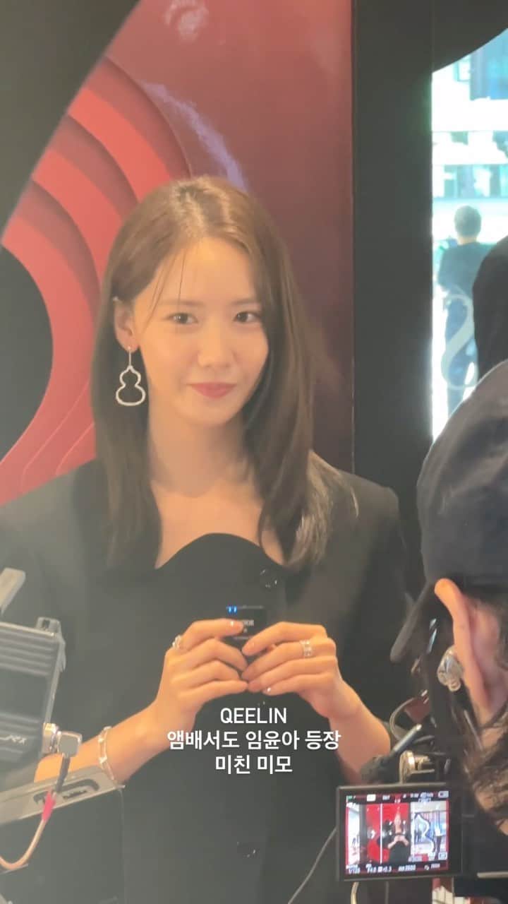 가로수길 , Seoulのインスタグラム：「오늘 롯데본점 난리남 …  @qeelinjewellery 앰배서더 @yoona__lim 등장   미친 미모 실화냐규요 💕💕」