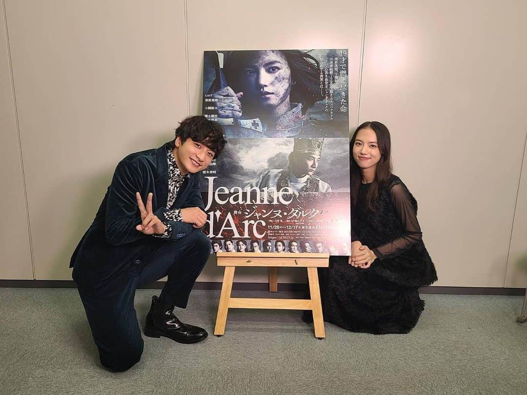 清原果耶さんのインスタグラム写真 - (清原果耶Instagram)「先日、 舞台「ジャンヌ・ダルク」の取材日でした！ はじめましての小関さんと。 ⁡ 初舞台という 未知の世界を目の前に慌てる私を 優しく導いてくださるスタッフの皆さんのおかげで、少しずつ前に進めている気がします。 ⁡ まだまだ緊張鳴り止まず、、 ⁡ 9月9日(土)の10:00から 東京公演チケットの 一般発売が開始されるみたいです。 ご興味ありましたら是非に☺︎ ⁡ . #ジャンヌダルク #白井晃　さん #小関裕太　さん」9月5日 13時12分 - kaya0130_official