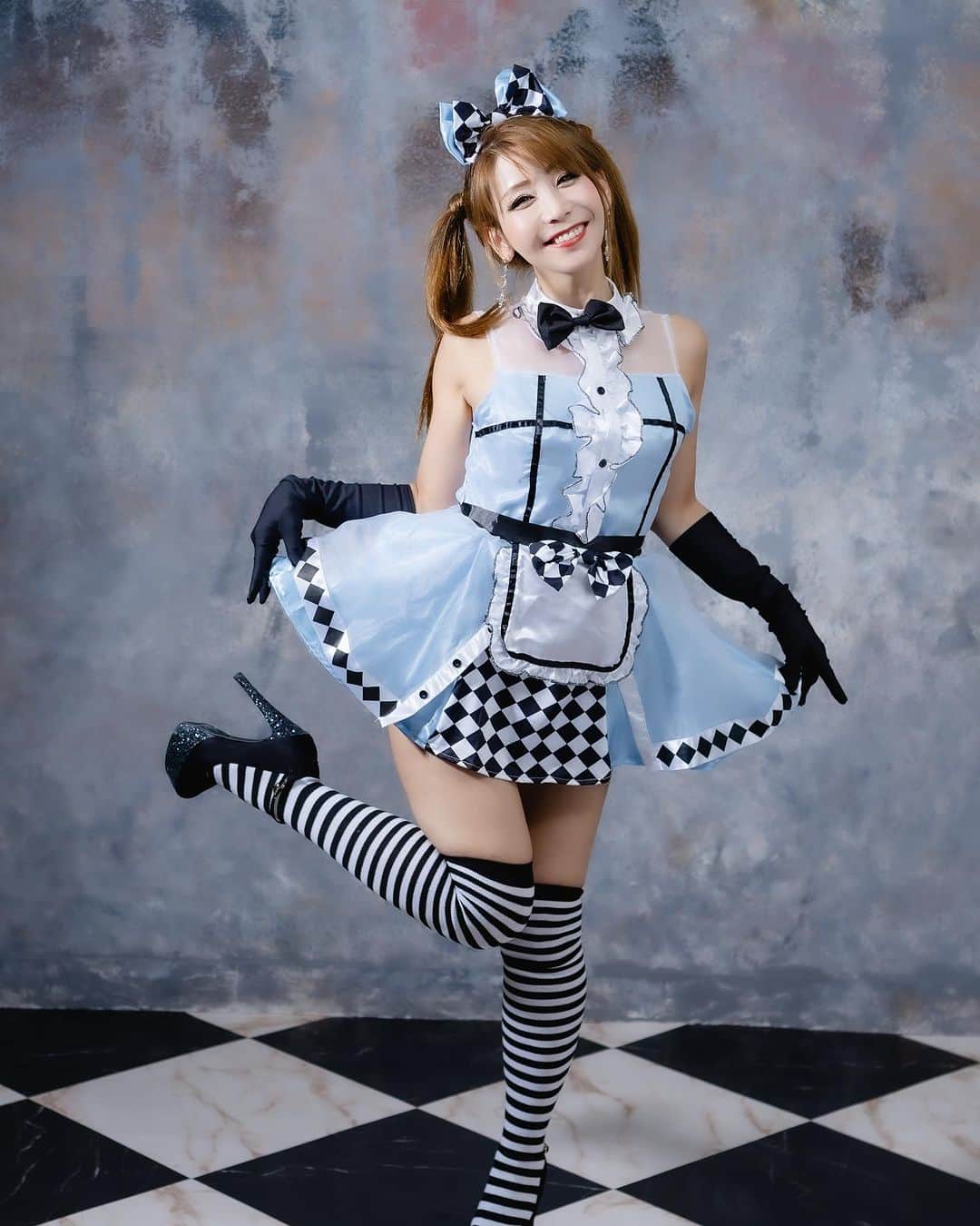 Mari Shimizuさんのインスタグラム写真 - (Mari ShimizuInstagram)「年甲斐にもなく、ミニスカートとツインテール😂笑  でも、ミニスカート好きなので、楽しかった❤️ ミニスカート➕ツインテールで気分はちょっと、セーラームーンでしたwww😂  コスプレ楽しい❤️次回も何かコスプレしたいな😊」9月5日 7時00分 - magohinyon