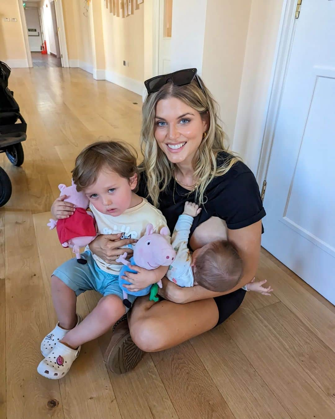 Ashley Jamesさんのインスタグラム写真 - (Ashley JamesInstagram)「Today was Ada's first day of childcare... And Alfie's first day back. 🥹💔  To say today has been an emotional rollercoaster is an understatement.  I've felt all the feels. Guilt, heartbreak, worry, excitement, relief, nostalgia for alf's first day. Nervous too. Definitely nervous about how it will go, as she's still not really taking a bottle. Although she's 3 days into weaning.   I took Alfie at 7:30am. He was so excited! And then I went home, fed Ada as much as possible whilst I got ready for my shoot, and then ran back at 9am.  I packed some fresh breastmilk, a frozen breastmilk, and parsnip mixed with breastmilk purée. And then I took her in. She was so excited to see her brother, and him excited to see her.   I went home to do my shoot and waited all day for a call. I pumped at lunch as my boobs were going to explode and I want to keep my supply up! I got lots of updates - and almost ran to pick them both up at 5pm. I had to sit on the floor and give her the b00b straight away. 🤣🤱  I cannot believe it. They confirmed what I knew - she's active, loves people, and wants to bounce around and be upright all day long. She even took milk from the bottle (even though she didn't suck it).   It's SUCH a relief.  When I feel guilt for needing (and wanting) to work, I remind myself that no one judges dads for going back to work. And we are also providers these days. And ambitious.  I've loved the last 6 months. Best chapter ever. And I wish I could freeze time. But I'm also excited for a bit of time for me to focus. It's been amazing but it was getting harder and harder to juggle!   I'm so proud of myself for navigating motherhood and work second time around! Especially whilst exclusively breastfeeding. (I still intend to breastfeed).  It really has been the best 6 months ever, but now it's time for the next chapter. She'll still be with me twice a week!  Now I need an early night. Partially the emotions, and partially how tired I am after the most productive day I've had for 6 months!  I hope anyone who started school or childcare today had a positive experience. We did it. And to the amazing childcare providers: THANK YOU for what you do for our children. 🙏❤️」9月5日 4時51分 - ashleylouisejames