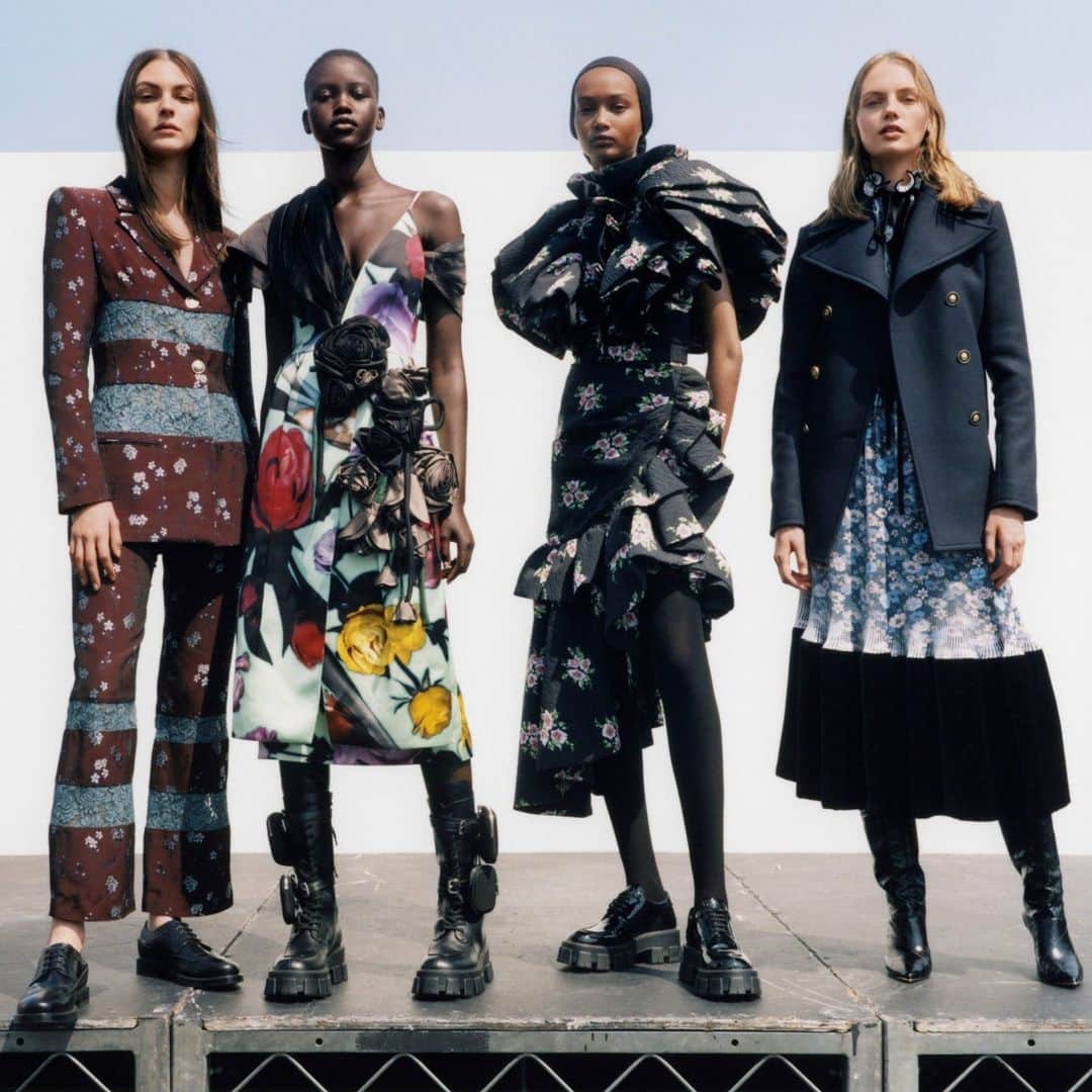 Vogueさんのインスタグラム写真 (VogueInstagram)「The best LaborDay sales are in