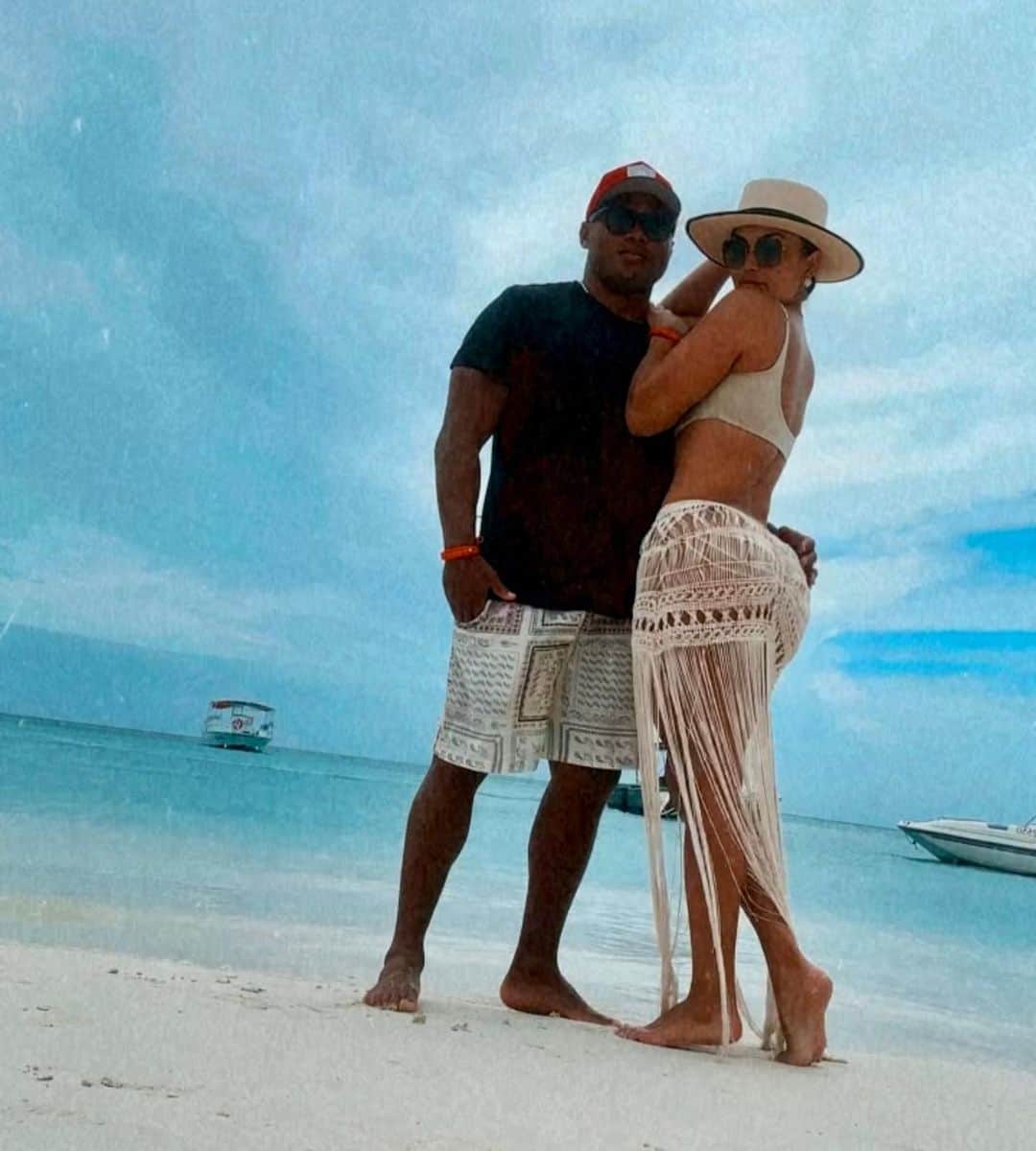 のインスタグラム：「Mi amor bonito!♥️ @camilozuniga18」