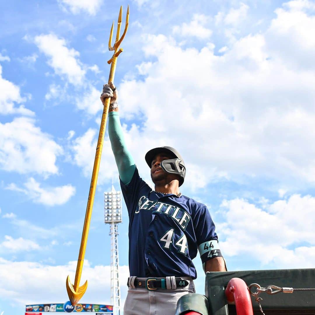 シアトル・マリナーズのインスタグラム：「Players in @mlb history with 25+ home runs and 25+ stolen bases in each of their first two seasons:   1) @jrodshow44   That's it. That's the list.」