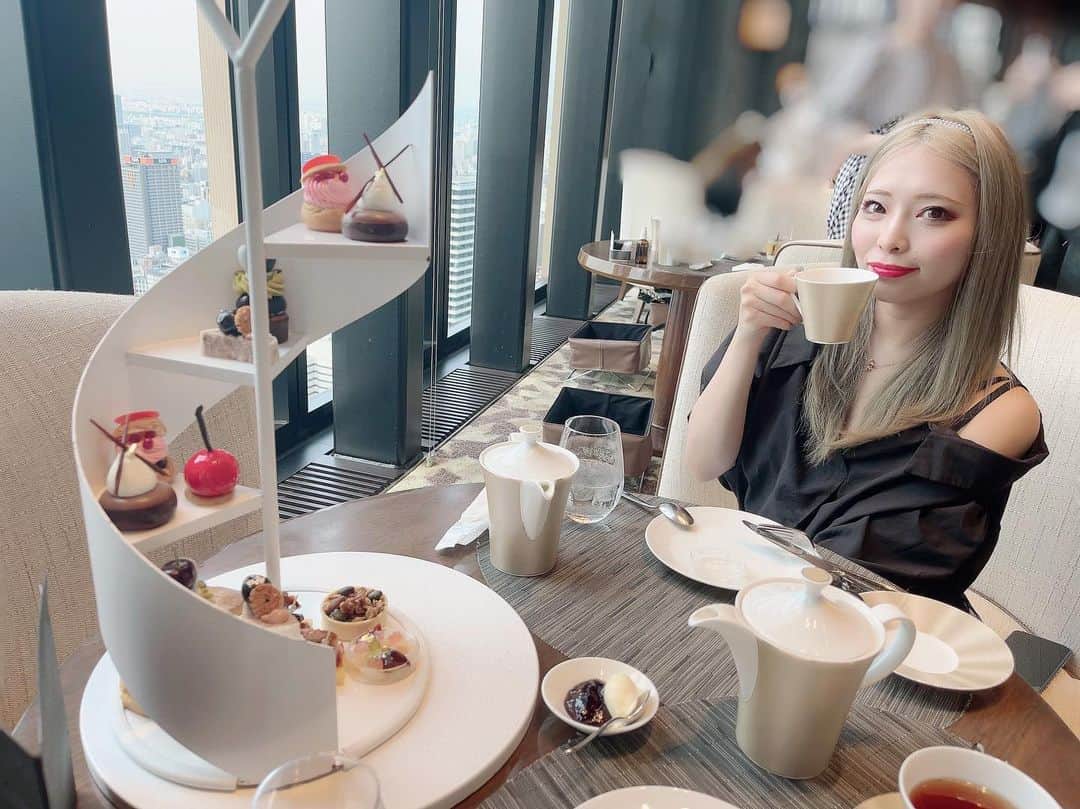 ありえのインスタグラム：「💙💖💙💖💙 : : :  . .  #バーレスク大阪 #バーレスク東京 #バーレスク大阪ありえ #北新地 #インスタ映え #ホスト  #韓国メイク  #童顔女子  #実物とは異なります   #burlesqueosaka  #burlesquetokyo」