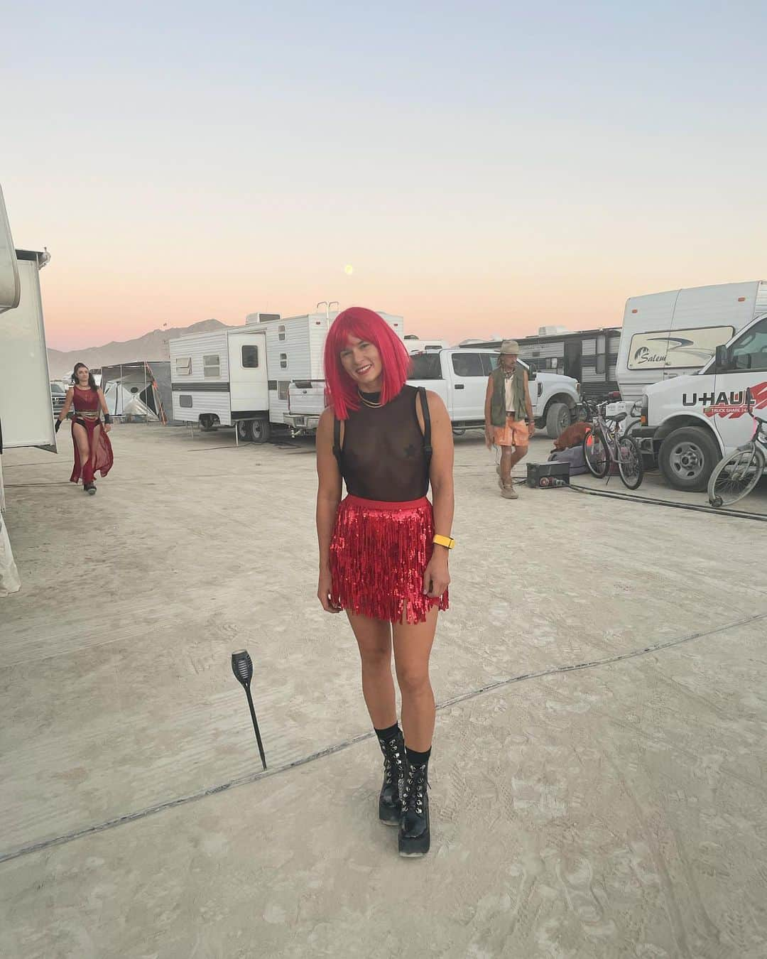 ダニカ・パトリックさんのインスタグラム写真 - (ダニカ・パトリックInstagram)「There is no better place than burning man to wear whatever you want. Everyone’s style is celebrated and part of the fun of the week. 🙌🏼」9月5日 6時37分 - danicapatrick