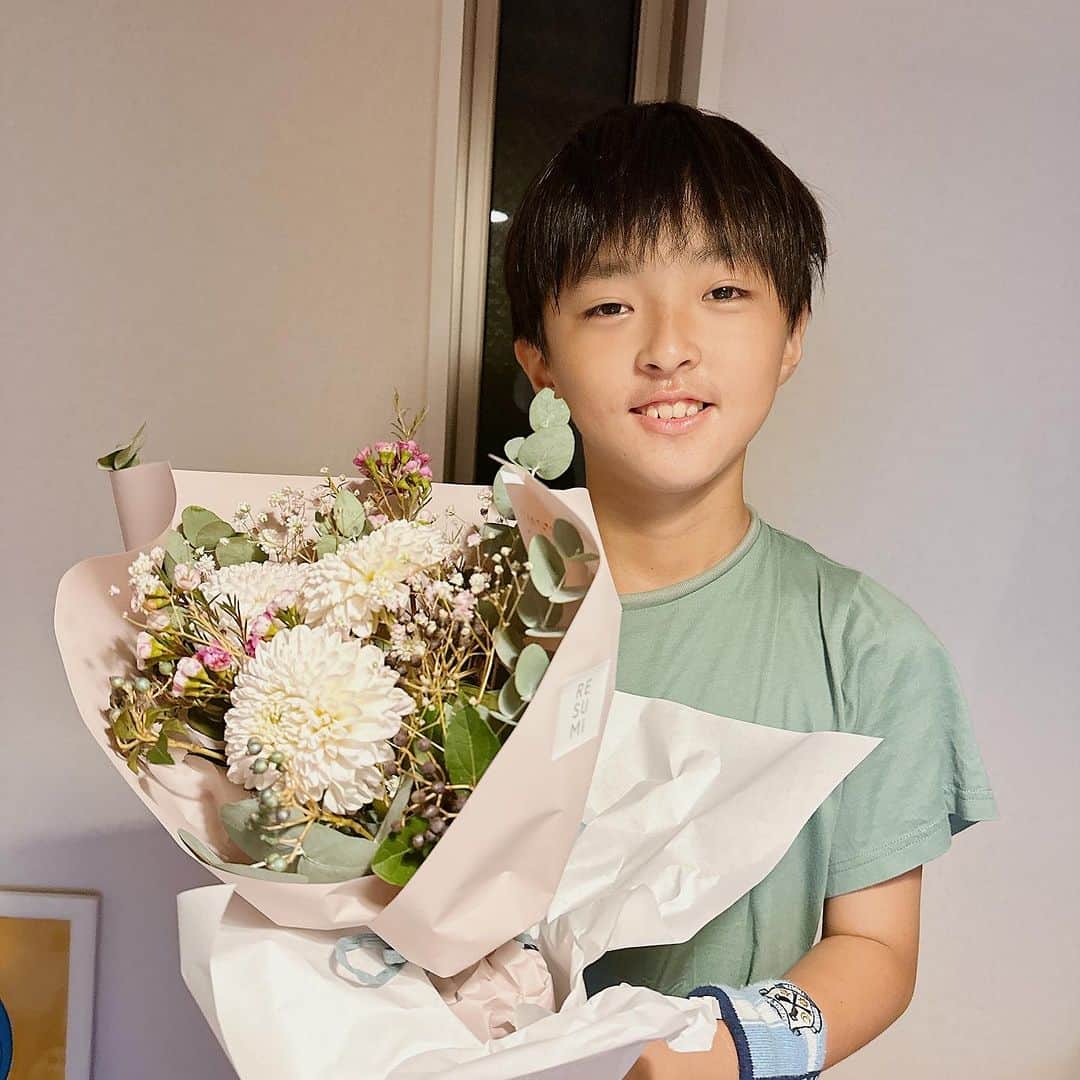 細田阿也さんのインスタグラム写真 (細田阿也Instagram)「住所変更行脚に翻弄され 🔑も返却し、 荷物整理にて 満身創痍な日🧏🏻‍♀