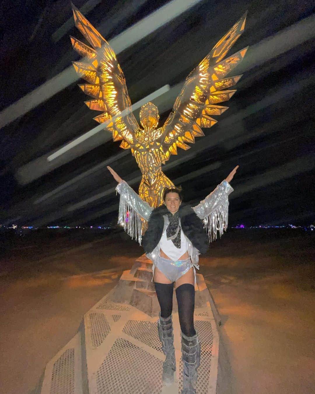 ダニカ・パトリックさんのインスタグラム写真 - (ダニカ・パトリックInstagram)「One of my favorite things to do at burning man is to check out all the art. Sometimes it’s fun to climb them too. 😜 There are hundreds of amazing pieces that make riding anywhere on the playa stunning. And then the lights at night… Wow. You have to see it to understand. 🩷💚🖤❤️🩵🩶🧡💙🤍💛💜」9月5日 6時49分 - danicapatrick