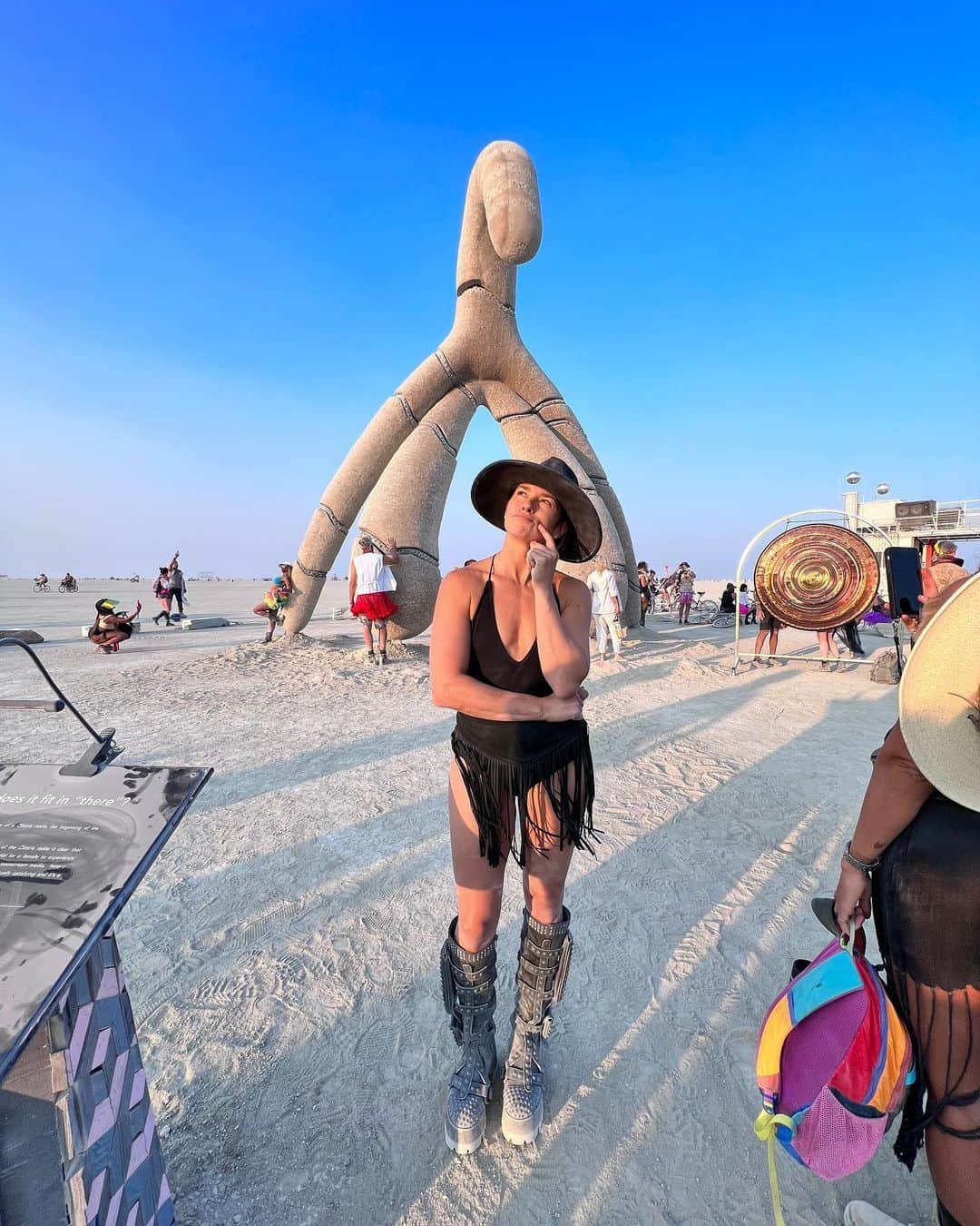 ダニカ・パトリックさんのインスタグラム写真 - (ダニカ・パトリックInstagram)「One of my favorite things to do at burning man is to check out all the art. Sometimes it’s fun to climb them too. 😜 There are hundreds of amazing pieces that make riding anywhere on the playa stunning. And then the lights at night… Wow. You have to see it to understand. 🩷💚🖤❤️🩵🩶🧡💙🤍💛💜」9月5日 6時49分 - danicapatrick