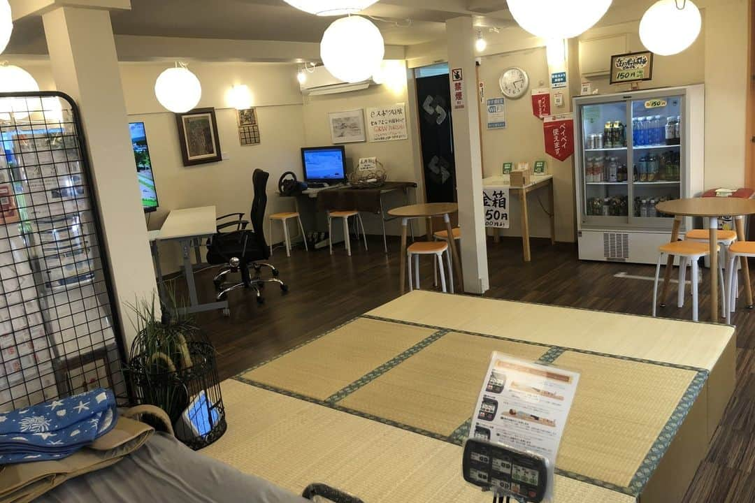 SHOPCOUNTERさんのインスタグラム写真 - (SHOPCOUNTERInstagram)「【別所温泉駅7分】飲食店営業許可付きで撮影から物販、プロモーション等様々なイベントに適した別所温泉・北向観音の仲見世通りにある温泉街のイベントスペース   エリア：長野県上田市  料金：平日11,000円/日〜、土日祝16,500円/日〜  URL：https://shopcounter.jp/spaces/j0P2Ra   興味のある方は、プロフィール欄の【SHOPCOUNTER】 から「別所温泉駅」で検索してみてください😊  ーーーーーーーーーーーーー SHOPCOUNTERではポップアップストア/展示会/催事など「短期でイベントの開催や出店が可能なスペース」の検索＆予約が可能🙌 アカウント作成(無料)をすると、メルマガでキャンペーン情報や会員様限定でスペースのご紹介を行っています♪ スペース探し＆ご予約はプロフィールのURLからお願いします☆ →@shopcounter_official   #出店者募集  #ポップアップ #ポップアップストア #ポップアップショップ #展示会 #催事 #レンタルスペース #ギャラリー #イベント #イベントスペース #期間限定ショップ #展示会 #即売会 #貸しギャラリー #貸しスタジオ #路面店 #路面スペース #別府温泉 #shopcounter #popup #popupstore #popupshop #exhibition #event #rentalspace #eventspace #shopcounter #studio #gallery」9月5日 7時00分 - shopcounter_official