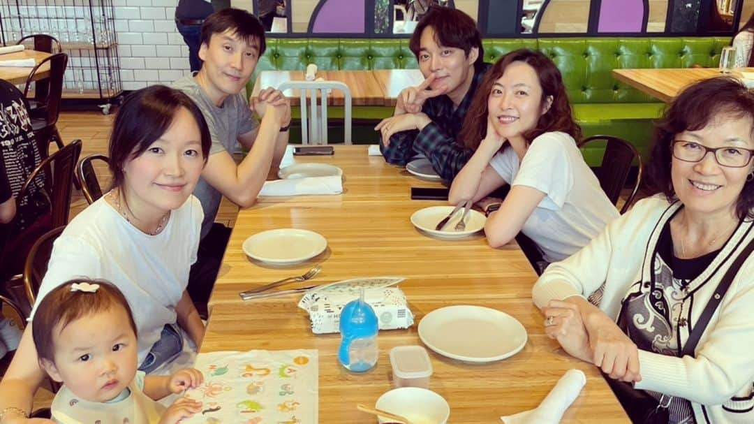 シム・ウンジンさんのインスタグラム写真 - (シム・ウンジンInstagram)「#family  #❤️」9月5日 7時25分 - eundung81