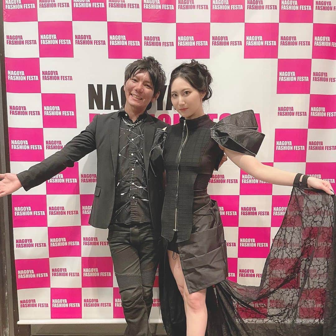 aya onoのインスタグラム：「@teruaki.takahashi さんの衣装で 先日ショーに出演せていただきました🫶🏻  毎回素敵な衣装を着せていただき幸せです❤️  会場はフラリエ 植物に囲まれたランウェイ素敵すぎました🌿  @nagoyafashionfesta   #teruakitakahashi  #nagoyafashionfesta #nff #collection #名古屋モデル」