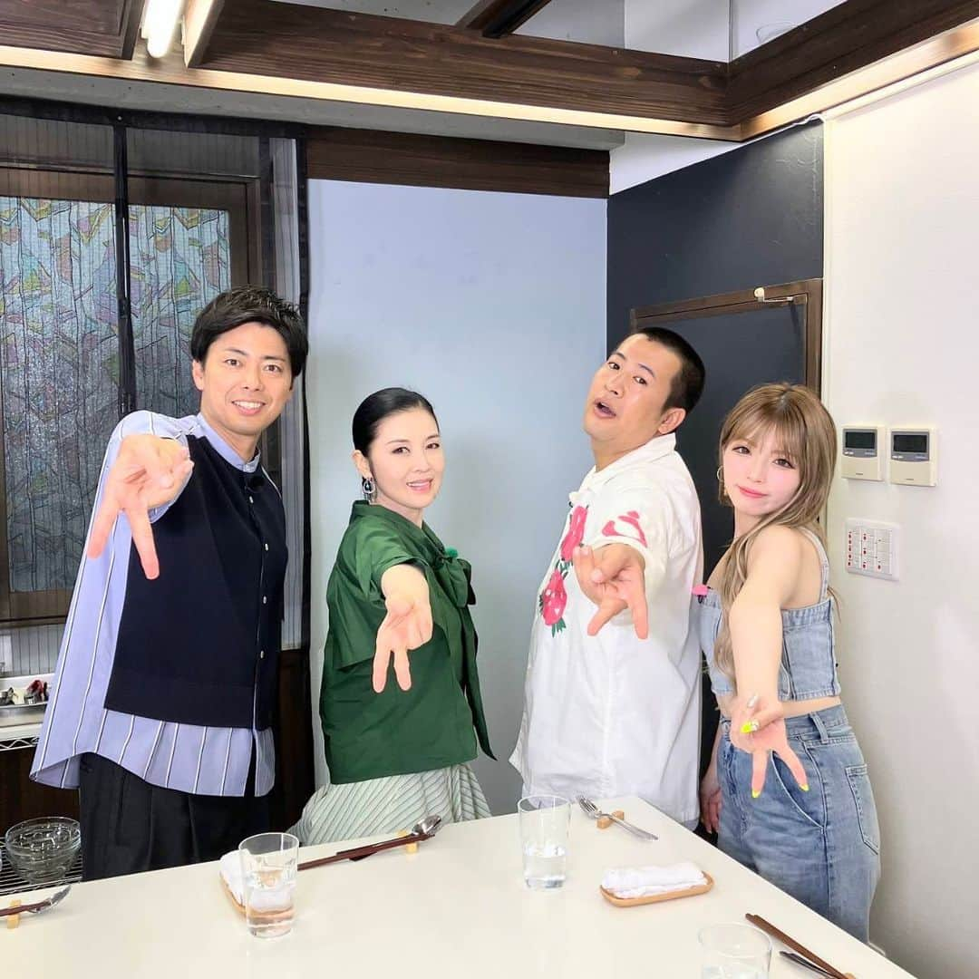 日本テレビ「ヒルナンデス！」さんのインスタグラム写真 - (日本テレビ「ヒルナンデス！」Instagram)「. 昨日のゲストは#新川優愛 さんでした🩷  #藤あや子 さん、今回もコストコの商品を使ったアレンジレシピが止まりませんでした！びっくりする組み合わせも、どれも本当に美味しそうでした✨  料理のコツテストは豚キムチ！ほんの少しのコツで大きく変わるので毎回感動しています！完成した豚キムチは、もやしがシャキシャキで本当に美味しかったです🤤  そして、#ゴスペラーズ の#黒沢薫 さんはほぼ365日カレーを食べるほどの、自称・ハードコアカレーシンガー🍛🎤黒沢さんオススメカレー、スタジオ全員完食していました！  🌼今日のヒルナンデスは〜？🌼  ①いとうあさこ＆大久保佳代子が勝浦でオトナ女子旅 いとうあさこ×大久保佳代子が千葉県・勝浦でオトナ女子旅 ご当地グルメや絶景観光スポットが続々登場！  ②京王百貨店新宿店の秋の大北海道展特集 限定海鮮弁当＆ステーキ弁当などのグルメをご紹介  #ヒルナンデス #ゆいちゃみ #コットン #山口もえ #西山茉希 #小峠英二 #浦野モモ (C)日本テレビ」9月5日 8時26分 - hirunandesu_ntv_official