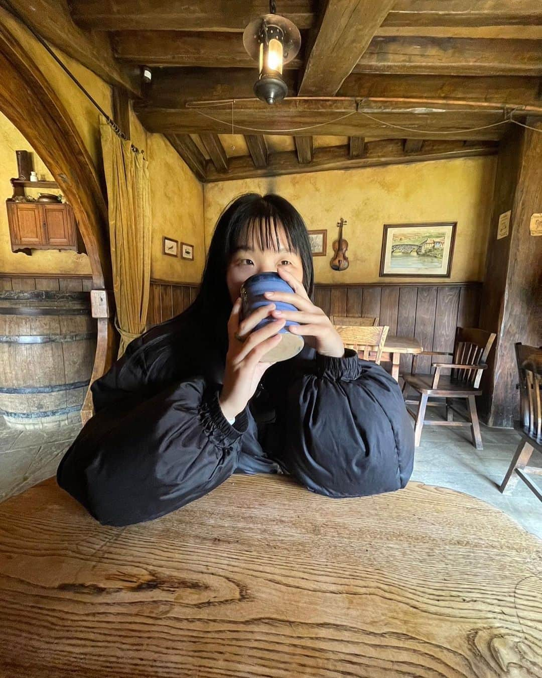 マナさんのインスタグラム写真 - (マナInstagram)「🥤🥤☕️🥤🥤 おはピカ！ こんな家に住みたいを 見せてくれたんホビットから のGood morning🌍 まだまだ日本はあついね、 しっけり〜がすごいね、 全部吸収しちゃうよね、 身体きーつけようぜっ もうすぐツアーがはじまるにっ 9/22な わたしだけのポットキャストも スタートするぜっ9/9な HAVE A BEAUTIFULL DAY☪️」9月5日 8時24分 - chaimanakana3333