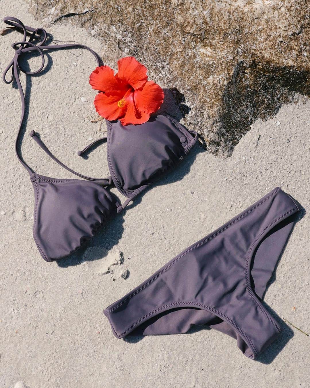 Volcom Women'sのインスタグラム：「Simply solid swim 🌺 Keep is simple 👌 vol.cm/swim」