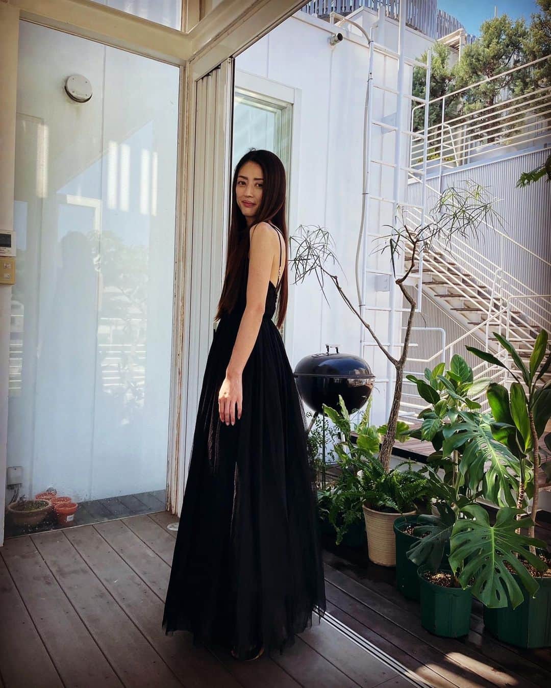 小沢真珠さんのインスタグラム写真 - (小沢真珠Instagram)「昨日発売の週刊現代の女優シリーズでグラビアをやらせて頂きました。ドレスが素敵過ぎました。久しぶりのグラビア、見て頂けると嬉しいです。。  #週刊現代 #グラビア #女優シリーズ」9月5日 8時48分 - maju_ozawa
