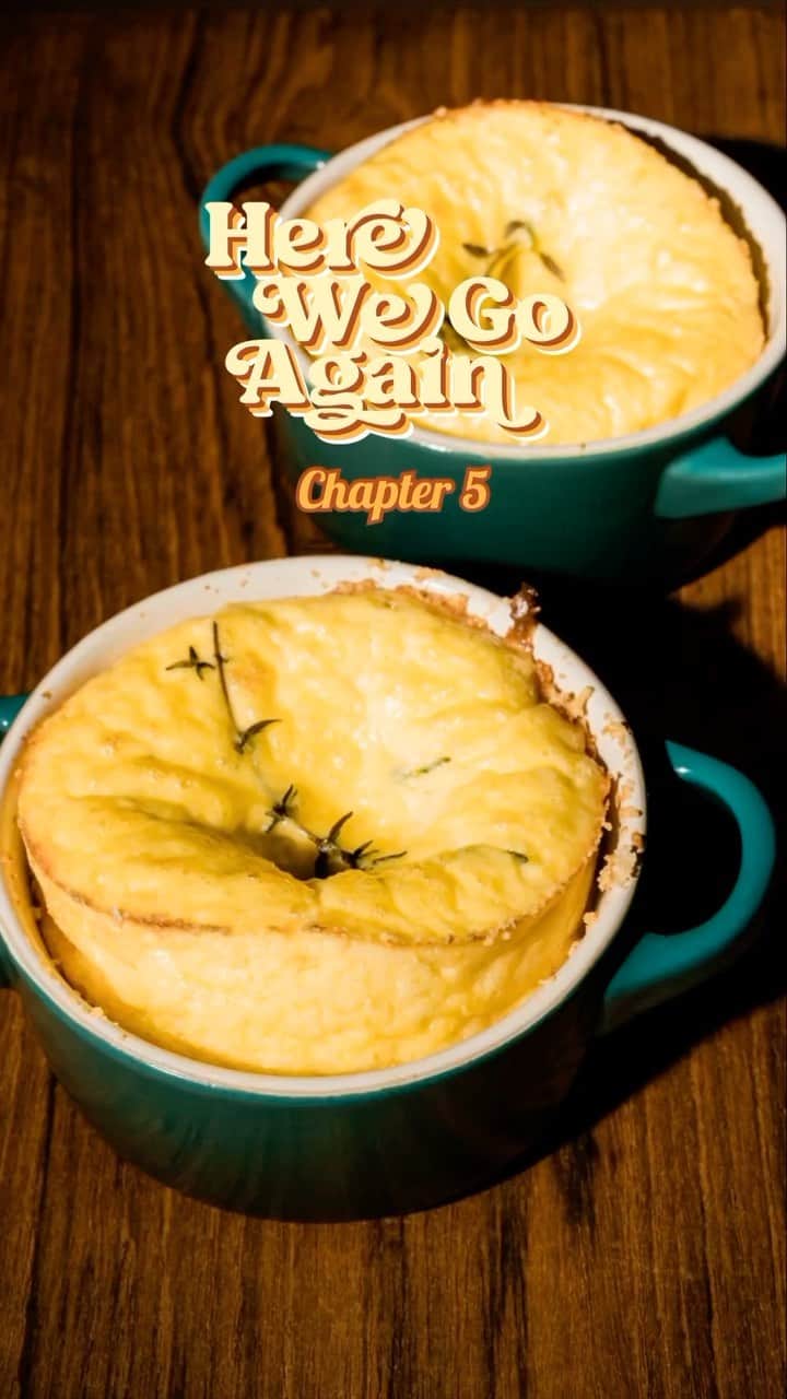 ティファニー・ティーセンのインスタグラム：「Never waste leftover cheese again! #HereWeGoAgain Chapter 5. Leftover cheese might be hard to fathom, I know, but just in case…order at the link in my bio. Next week is Chapter 6」