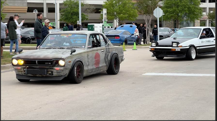 スティーブさんのインスタグラム写真 - (スティーブInstagram)「Crowd pleasers #hakosuka #hachiroku #initiald 日本🇯🇵のハチロクとハコスカと頭文字dも大人気なアメリカ🇺🇸 #ハチロク #ハコスカ　#頭文字d」9月5日 9時27分 - stevespov