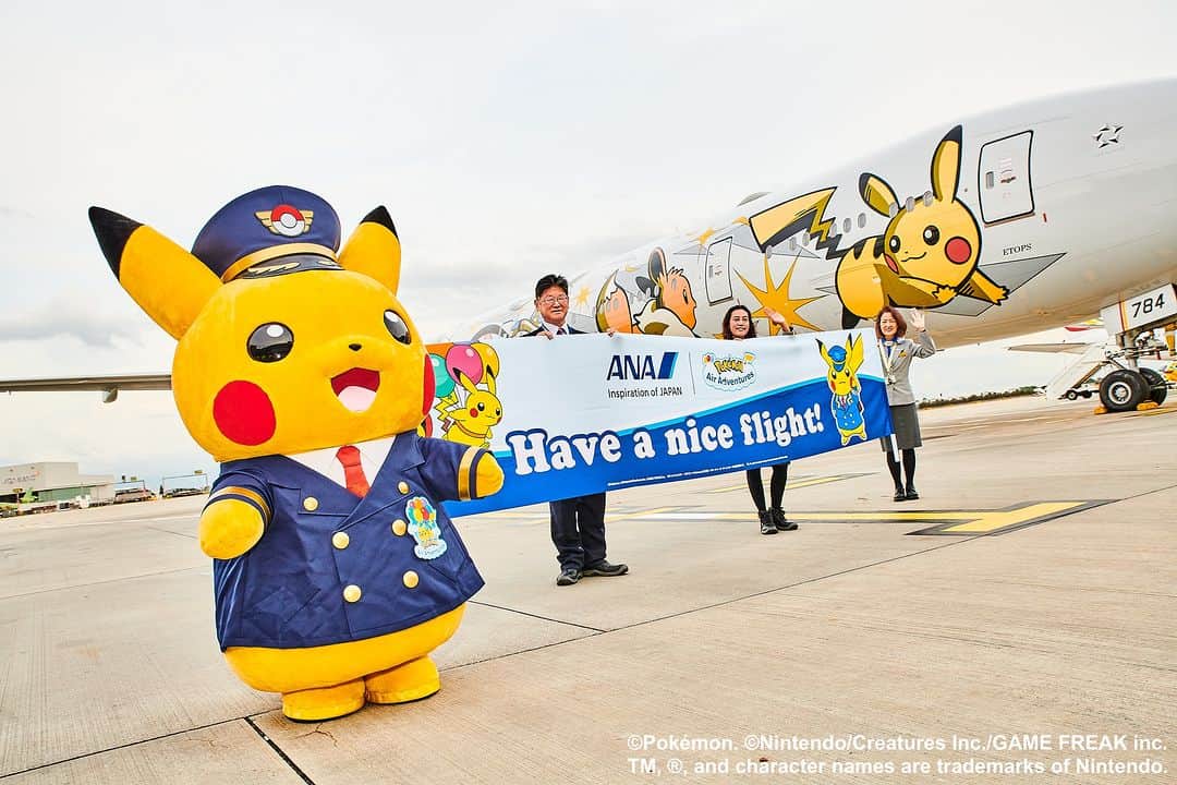 All Nippon Airwaysさんのインスタグラム写真 - (All Nippon AirwaysInstagram)「On September 1st, ANA and Pokémon Air Adventures launched the first flight of Eevee Jet NH between Tokyo and London! 📷  Thanks to the world of Pokémon, ANA brings you new adventures! 💙 #Pokémon #PokémonAirAdventures #PikachuJet #EeveeJet」9月5日 9時30分 - allnipponairways