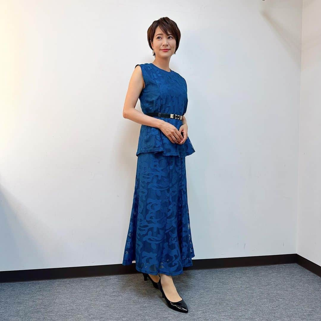 村井美樹さんのインスタグラム写真 - (村井美樹Instagram)「『北陸新幹線石川県内全線開業 カウントダウンフォーラム in 能登』 ご来場いただいた皆さま、ありがとうございました😊✨  #石原良純 さんとのトーク、とても楽しく、時間が経つのがあっという間でした！ 北陸新幹線が延伸して、能登がさらに盛り上がっていきますように✨  衣装は @cawaii_official_  @cawaii_zozotown   北陸新幹線をイメージした青色のアラベスク柄のトップスとスカート ちょっとアダルティ🥰  #北陸新幹線　#能登　#石川県」9月5日 9時35分 - miki_murai_