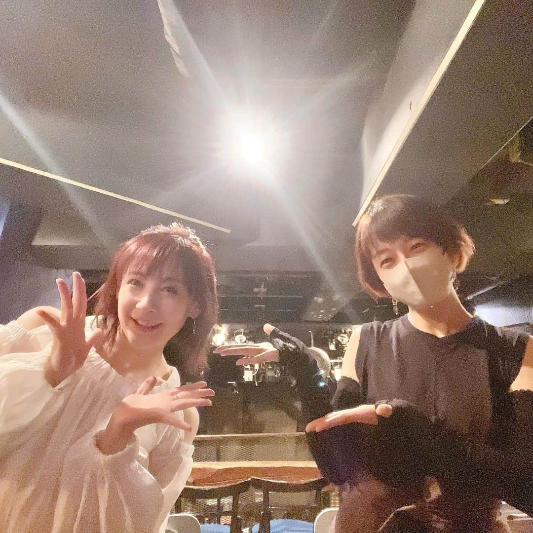 美郷あきさんのインスタグラム写真 - (美郷あきInstagram)「9/2ライブ お越しいただきありがとうございました🥹 大好きな方とお会いできて嬉しみ最大です🎀 お写真撮れなかった方も♡ お忙しい中ありがとうございました🩵  #かかずゆみ ちゃん #吉宗鋼紀 さん #杉山小絵子 さん #美郷あき #ありがとうございます #感謝 #感激」9月5日 9時53分 - misatoaki