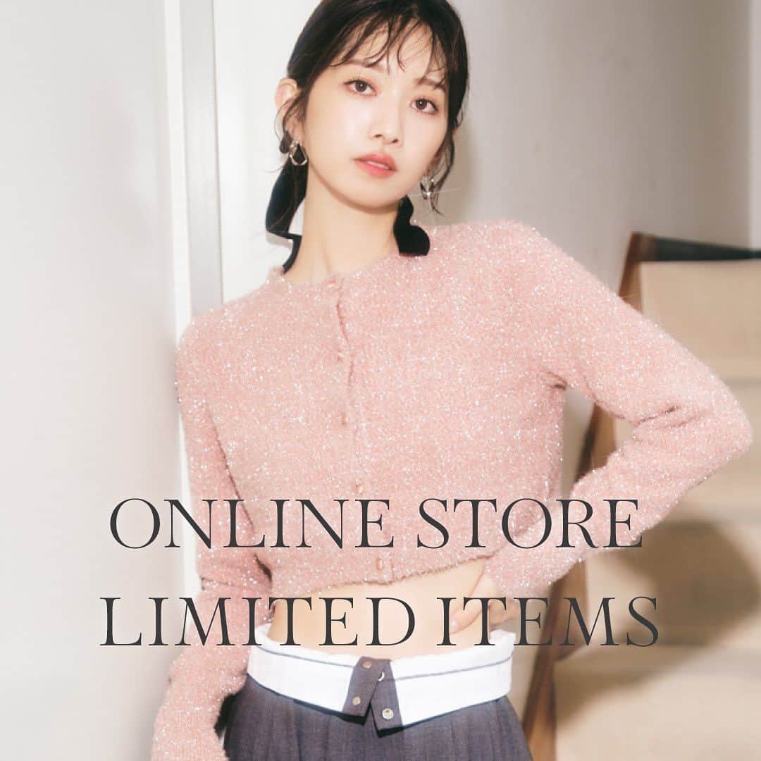 のインスタグラム：「- ONLINE STORE  LIMITED ITEMS -  秋コレクションの人気アイテムから 気分上がる華やかな オンラインストア限定カラーが登場！  オンラインストアにて公開中  #lilybrown #リリーブラウン #vintage #vintagefeature #オンライン限定 #EC限定 #限定カラー」