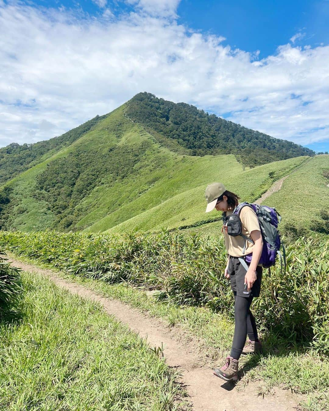 chiiika124さんのインスタグラム写真 - (chiiika124Instagram)「お日様に近くて暑かった🥵☀️  #登山ファッション #登山コーデ  #登山好きな人と繋がりたい  #トレッキングスタイル #登山服」9月5日 9時59分 - chiika26